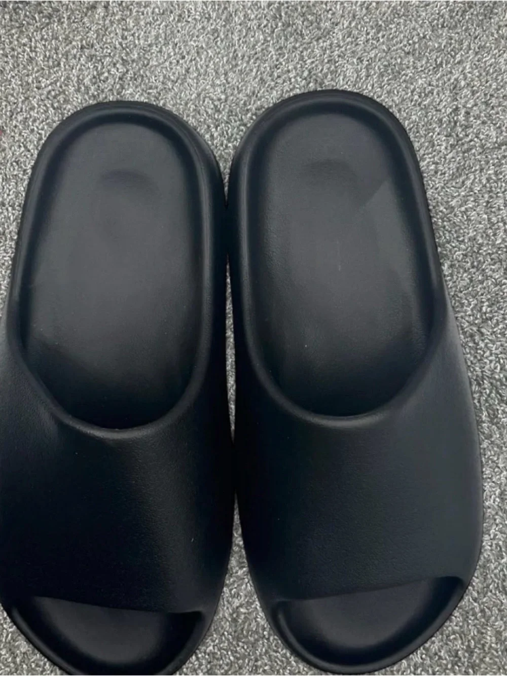 Yeezy classic slide